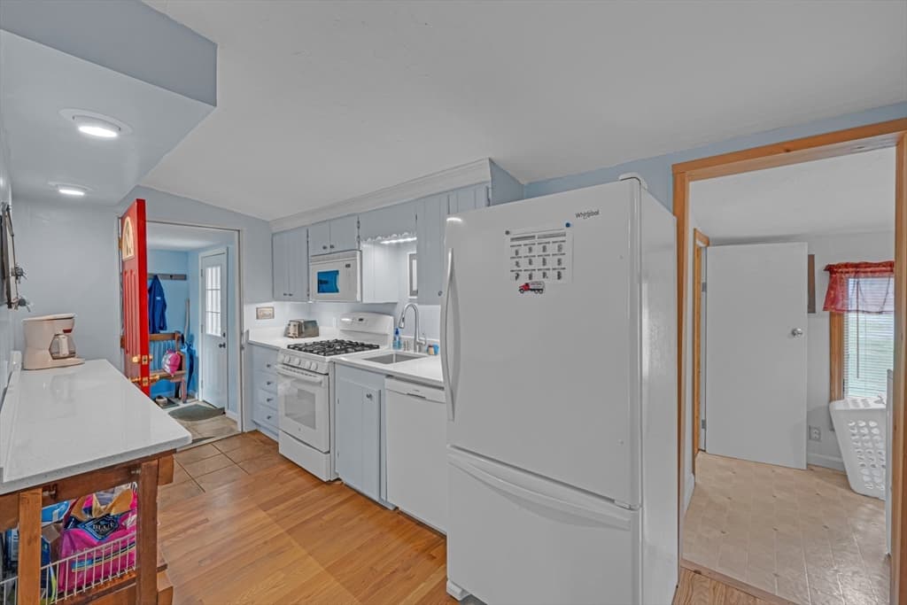 Single Family Residence at 11 Second St, Brimfield MA 01010, Brimfield, photo 7 of 30