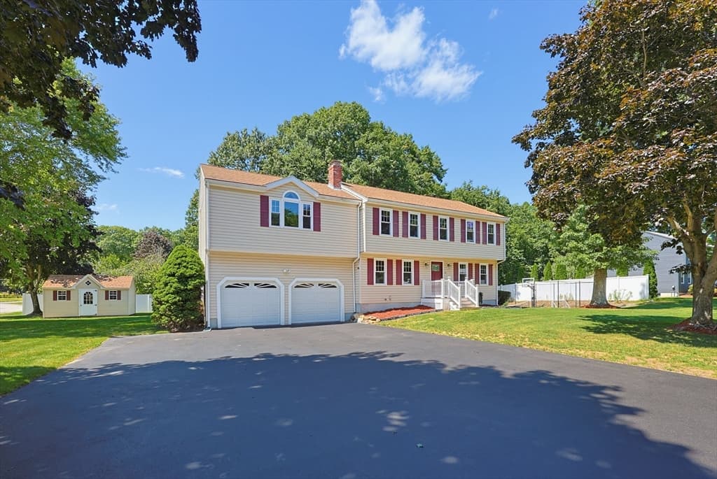 36 Westcott Rd, Hopedale MA 01747