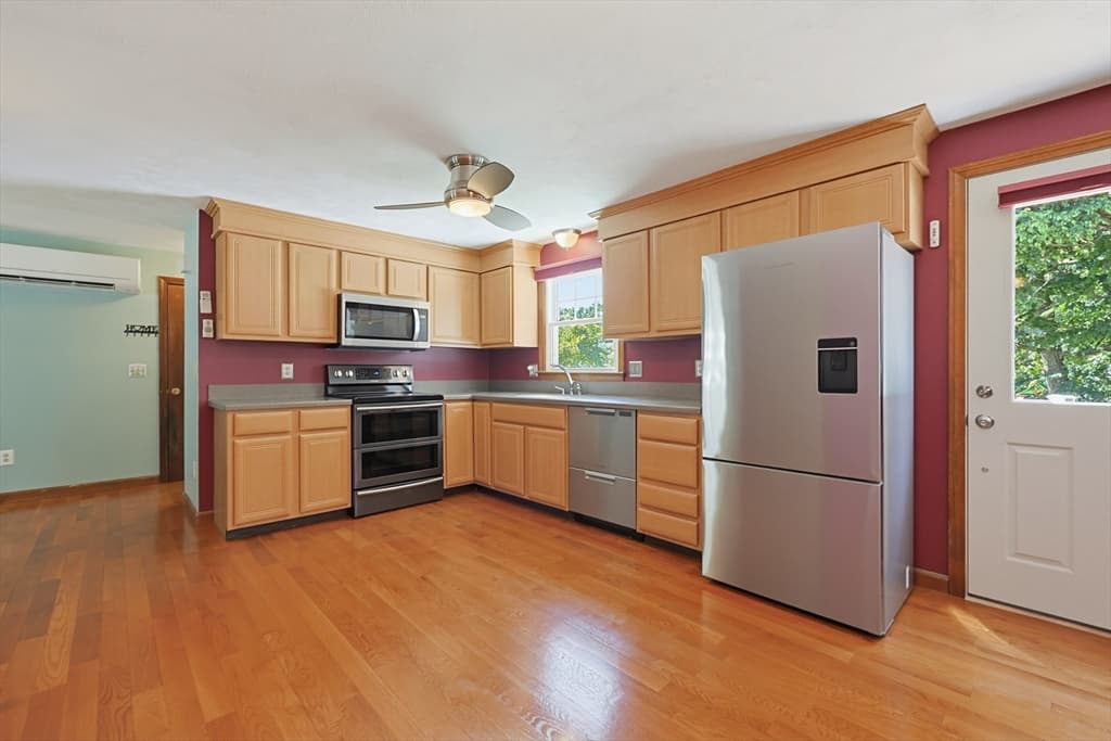 36 Westcott Rd, Hopedale MA 01747 photo 9