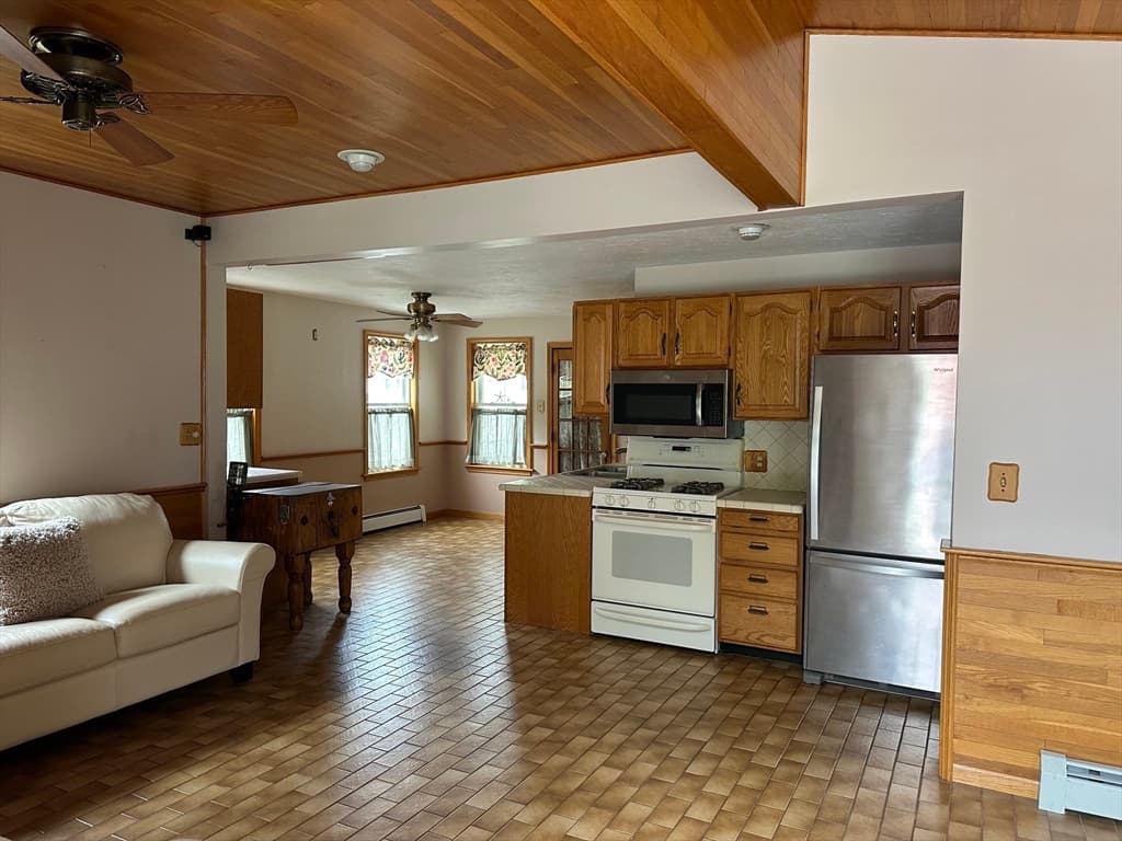 90 Locust Ave, Worcester MA 01604 photo 6