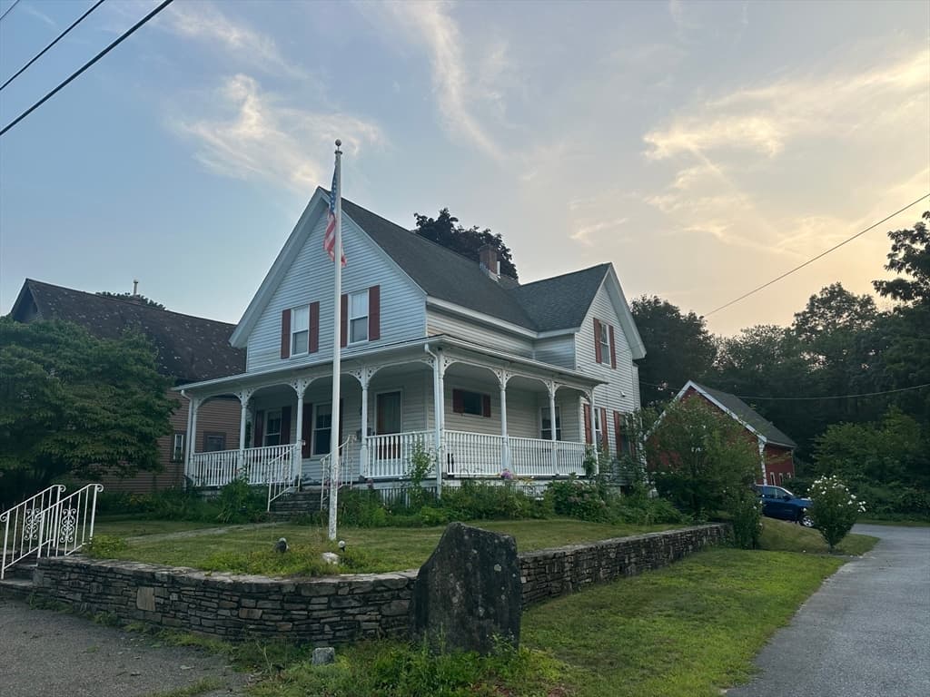 90 Locust Ave, Worcester MA 01604