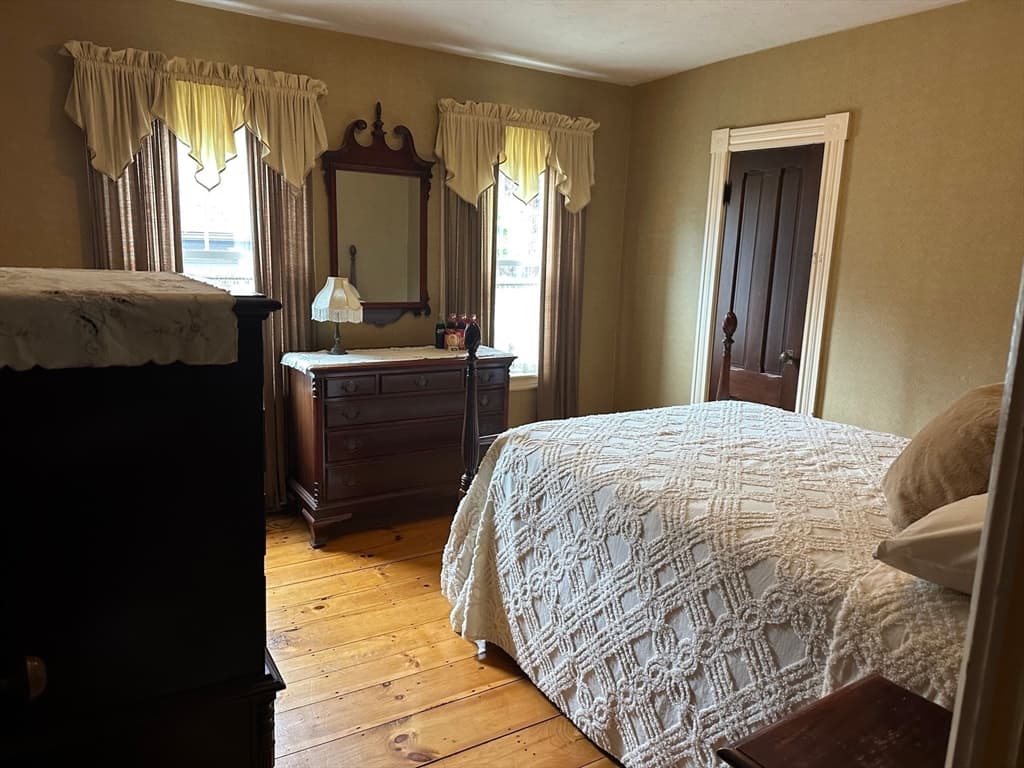 90 Locust Ave, Worcester MA 01604 photo 19