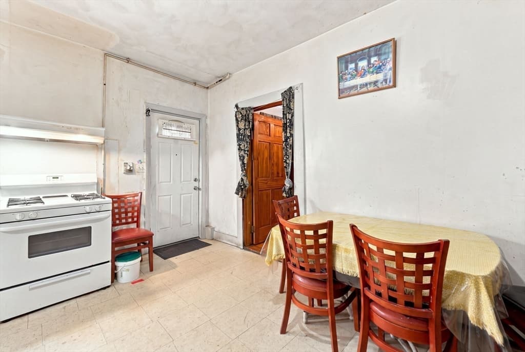 427 Broadway, Lynn MA 01904 photo 10