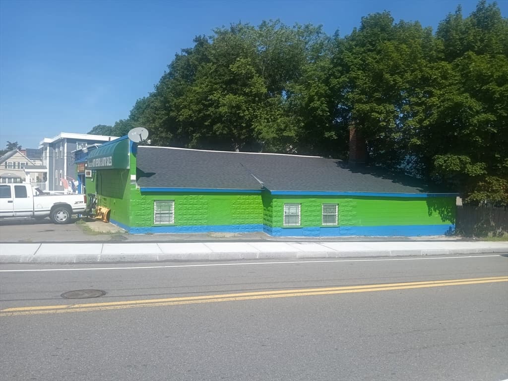 115 Whitney St, Leominster MA 01453