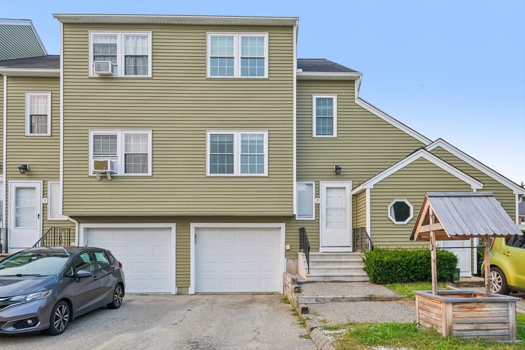 18 Ballou St # 2, Putnam CT 06260