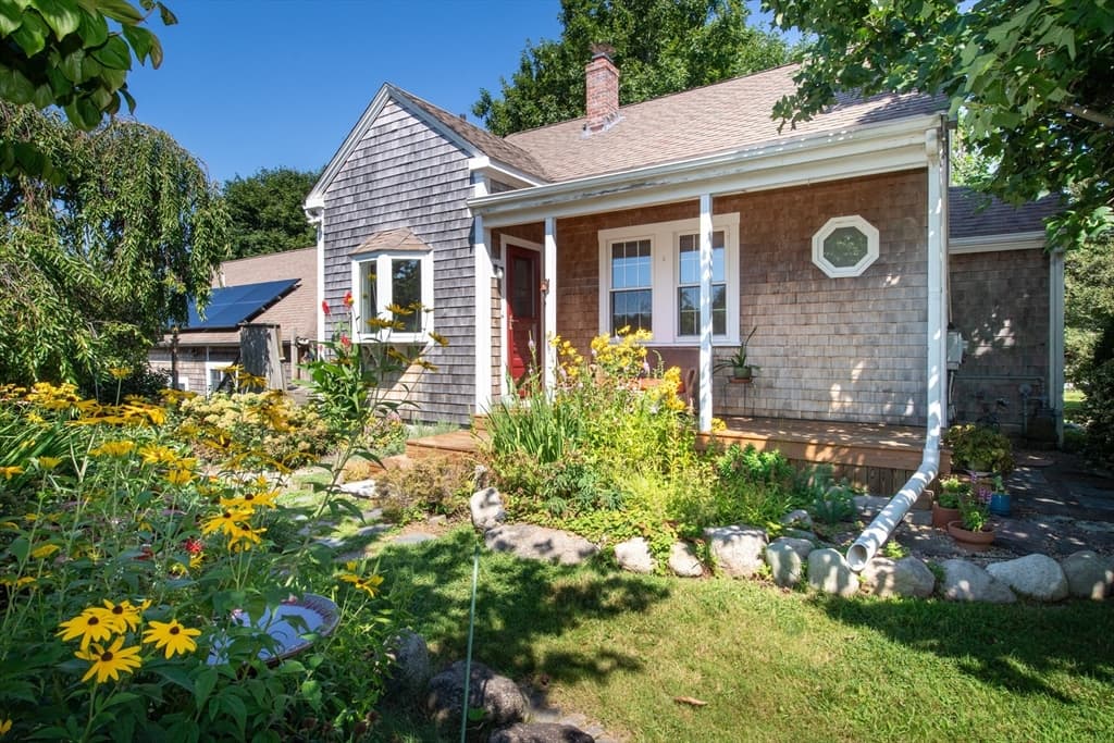 364 Alden Rd, Fairhaven MA 02719