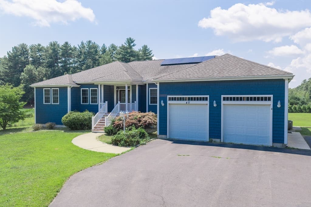 40 N Precinct St, Taunton MA 02718