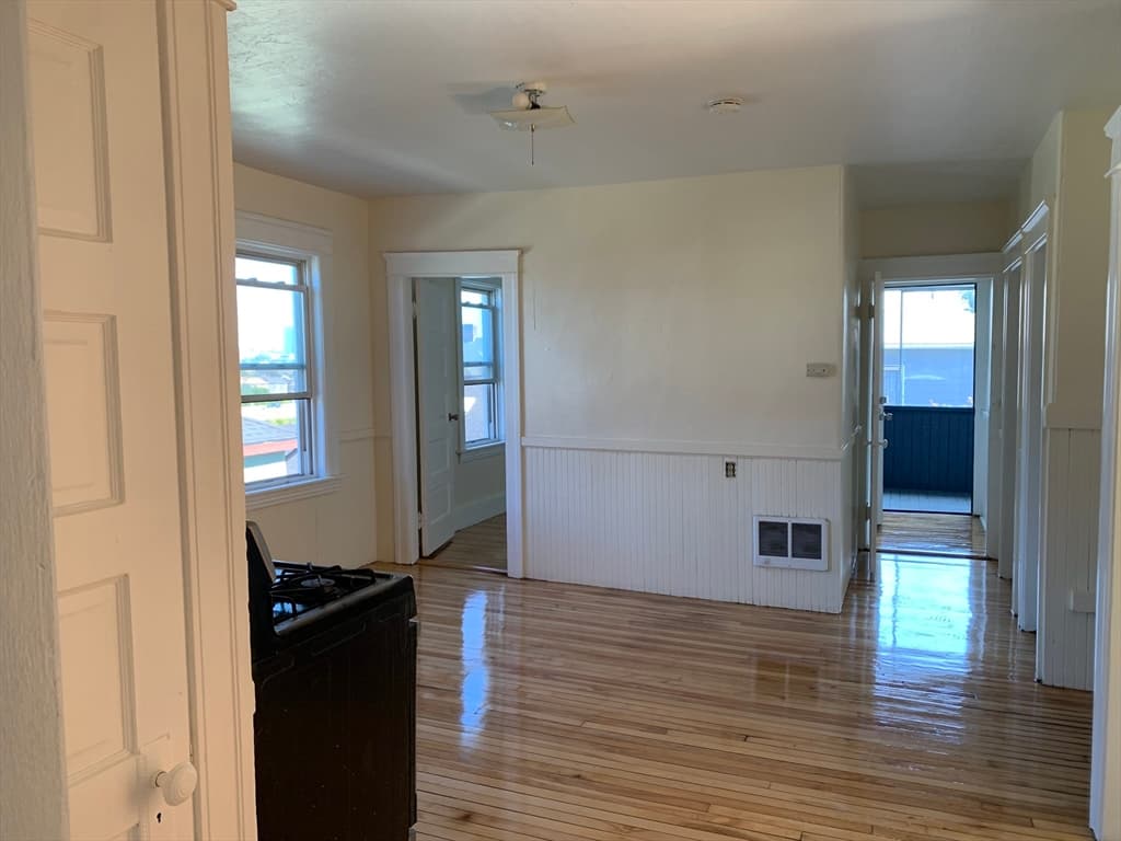 11 Diamond St, Worcester MA 01610 photo 12