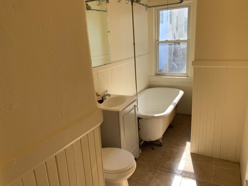 11 Diamond St, Worcester MA 01610 photo 9
