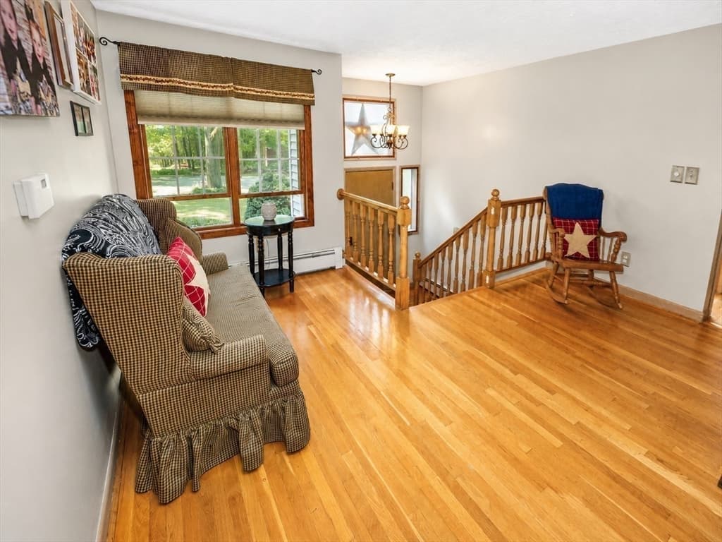 137 Wilson St, Spencer MA 01562 photo 2