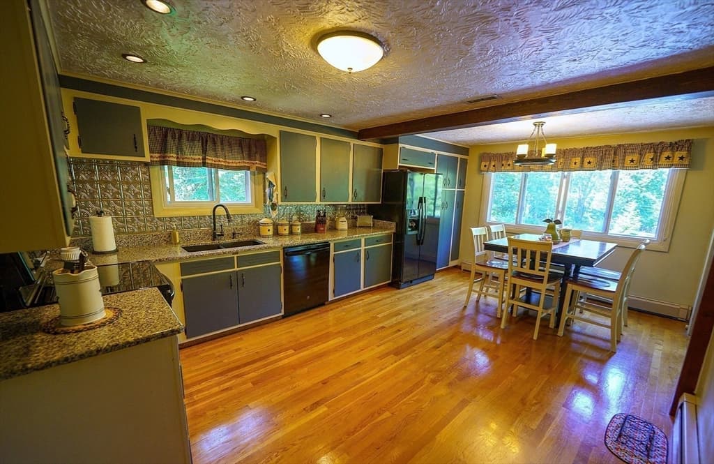 137 Wilson St, Spencer MA 01562 photo 10