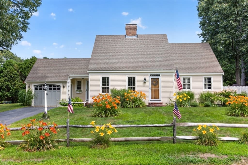 10 Bray Farm Rd S, Yarmouth MA 02675