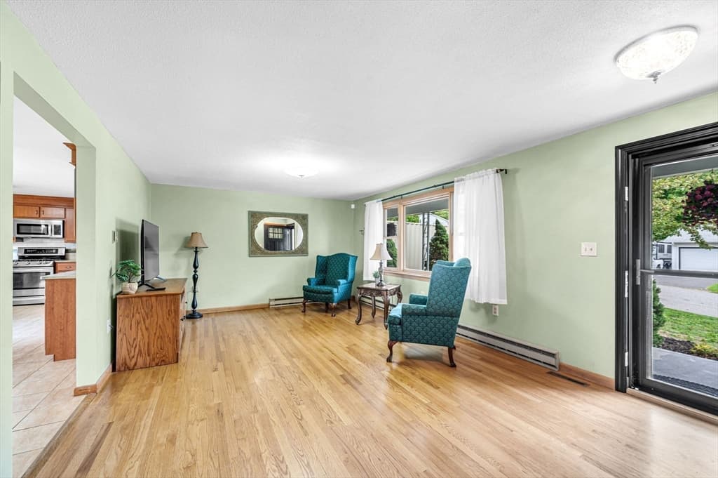 17 Breton Ln, Holyoke MA 01040 photo 6