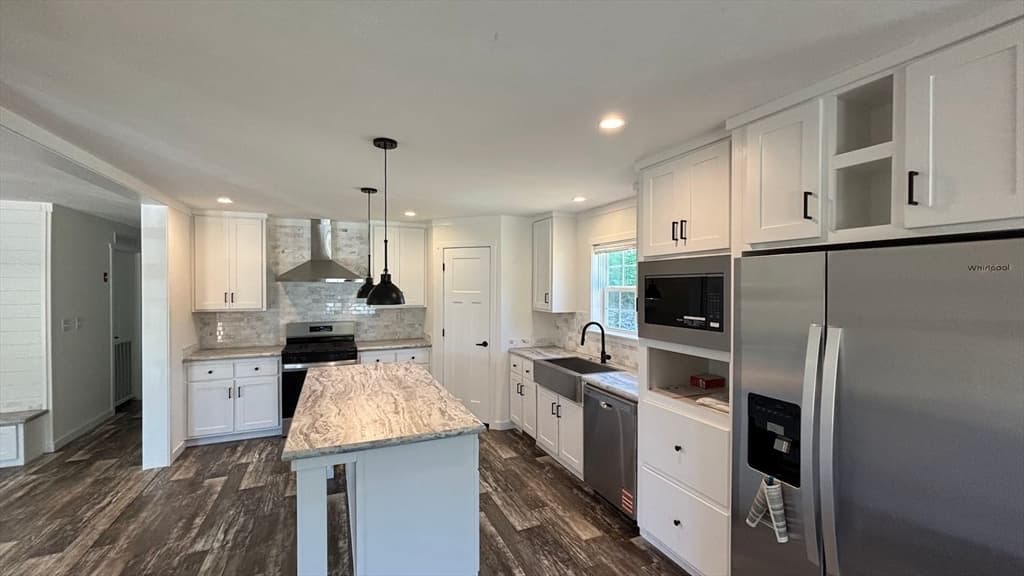 Single Family Residence at 3 Rose Lane, Sturbridge MA 01566, Sturbridge, photo 4 of 13