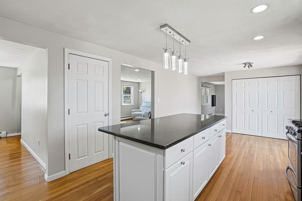 31 Lexington Road, Shrewsbury MA 01545 photo 6