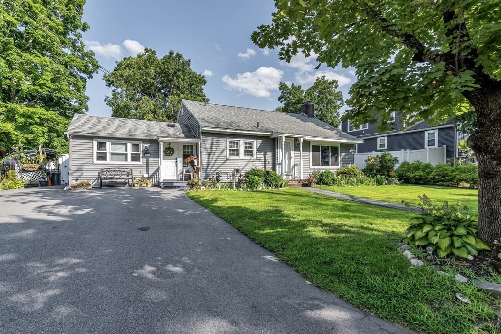 50 Chickering St, Lawrence MA 01843