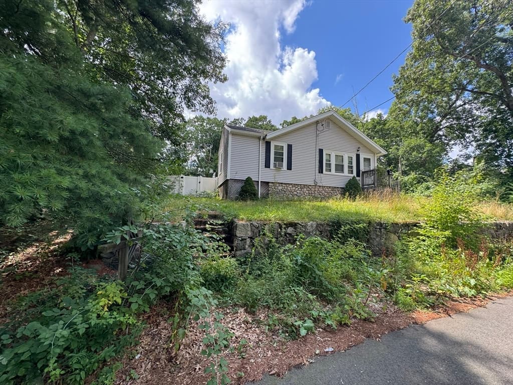 67 Short St, Brockton MA 02302
