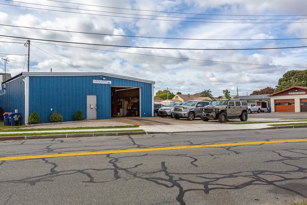 1593 Cove Rd, New Bedford MA 02740