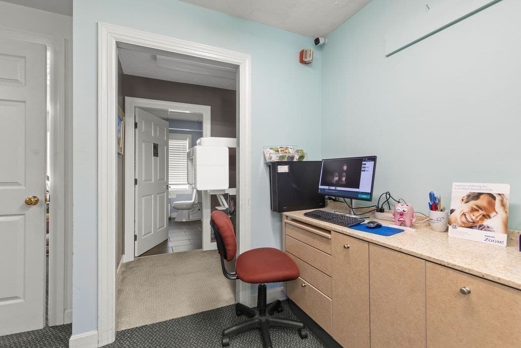 258 Edgartown-Vineyard Haven Rd, Edgartown MA 02539 photo 12
