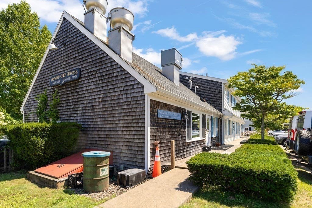 258 Edgartown-Vineyard Haven Rd, Edgartown MA 02539 photo 3