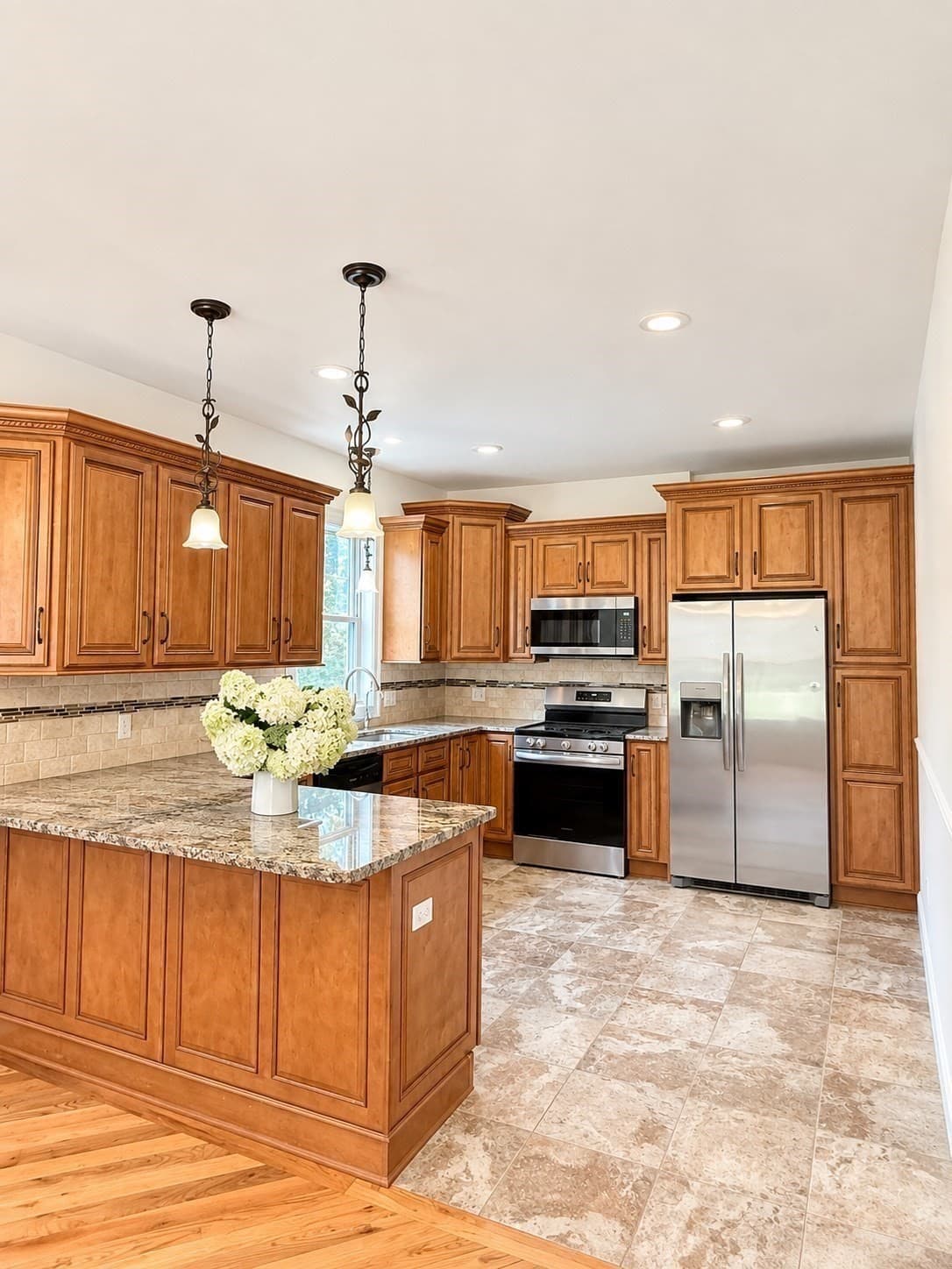 Single Family Residence at 71 Bear Hole Rd, West Springfield MA 01089, West Springfield, photo 5 of 38