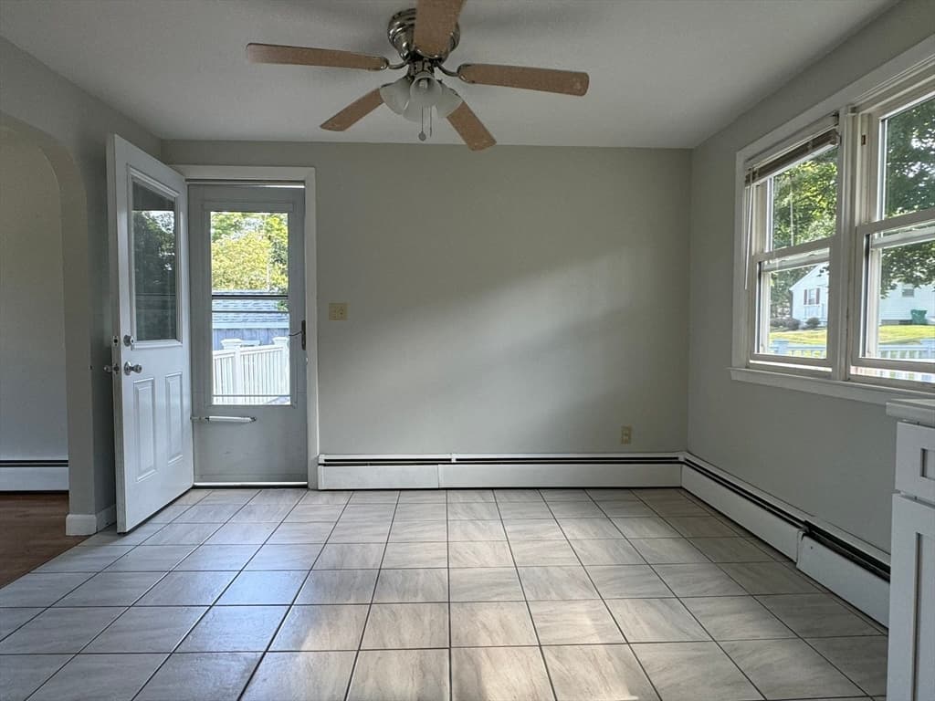 7 Gardner Ave, Attleboro MA 02703 photo 4