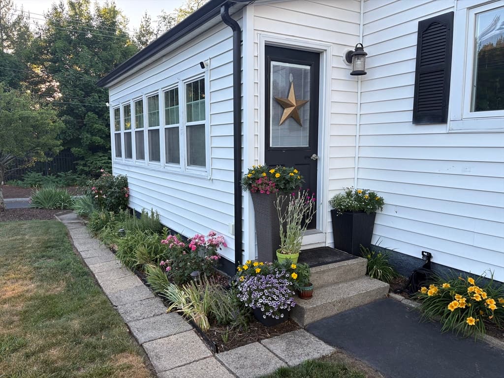 26 Monatiquot St, Weymouth MA 02191 photo 7
