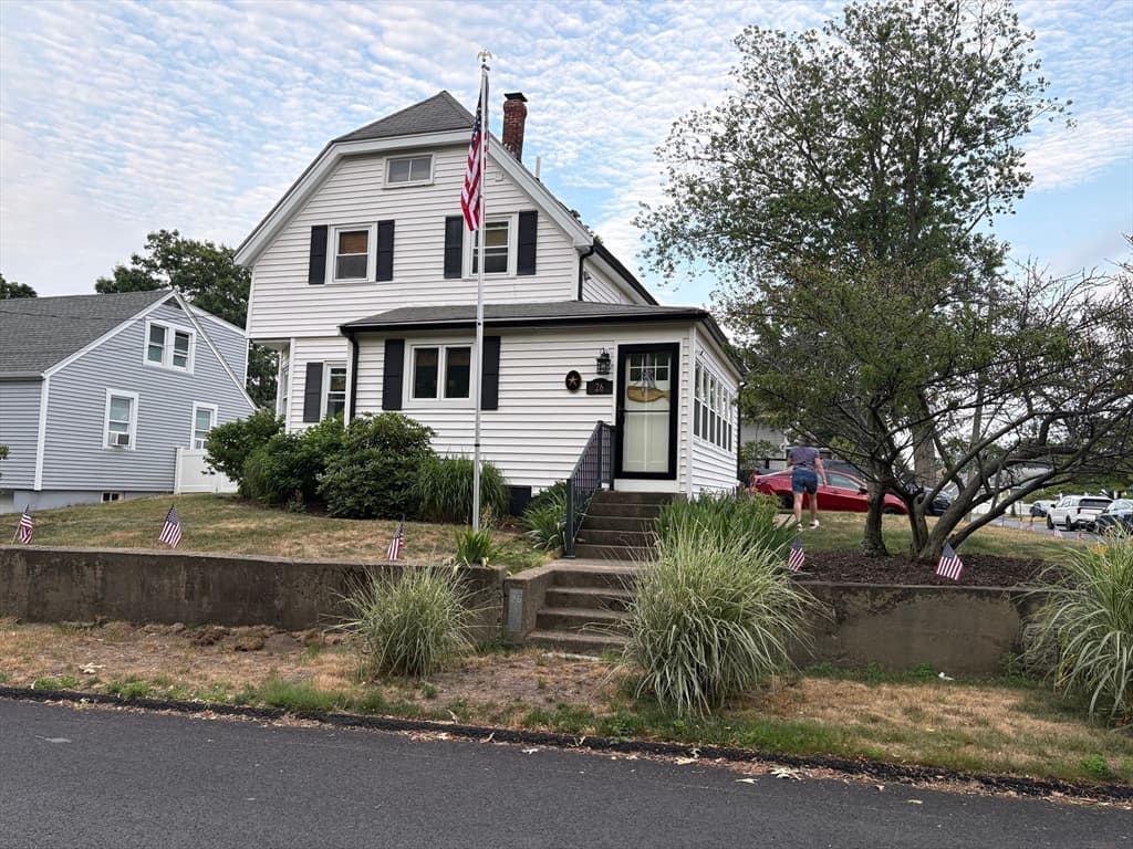 26 Monatiquot St, Weymouth MA 02191 photo 8