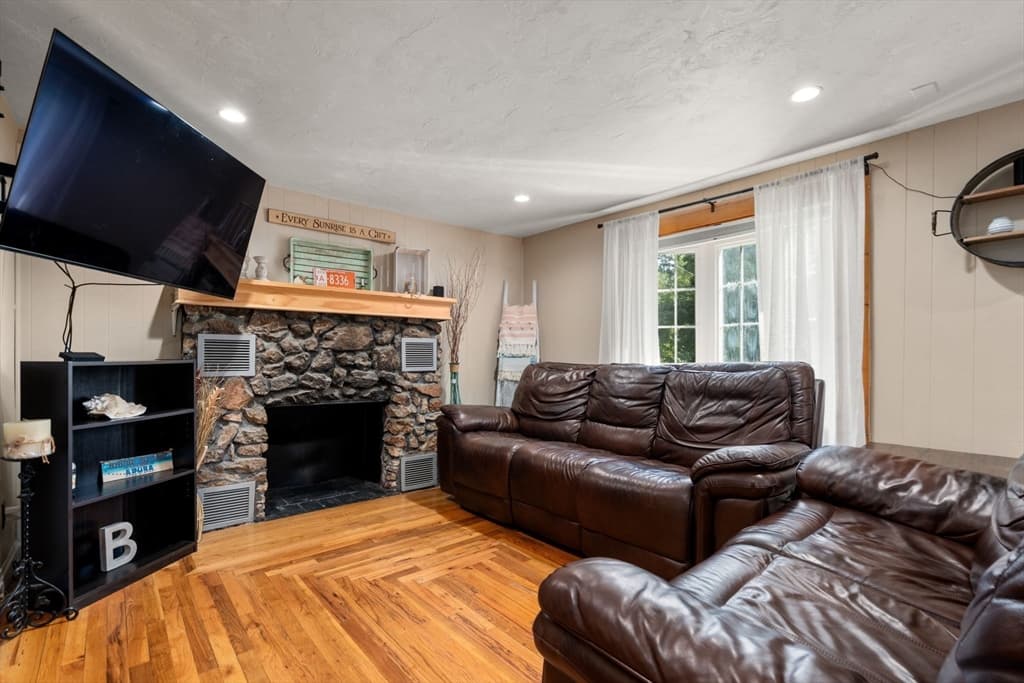 42 Pine Swamp, Cumberland RI 02864 photo 4