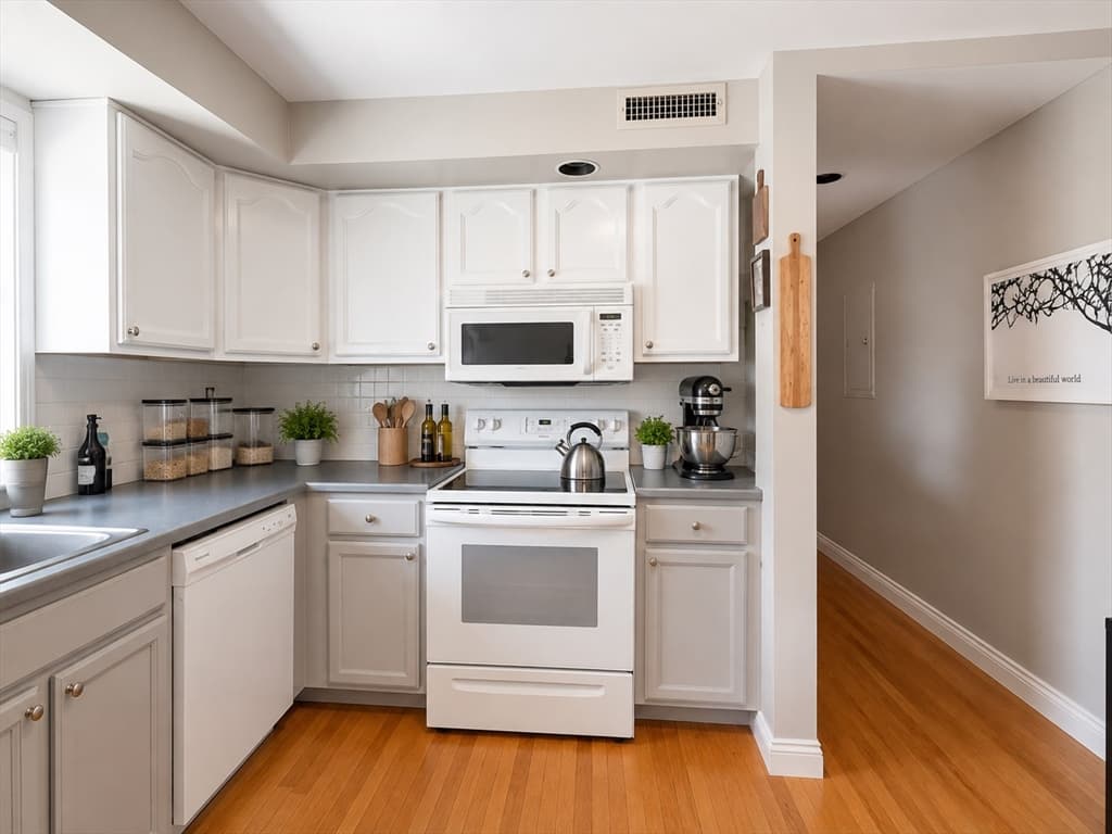 16 Cross Street East # 2, Somerville MA 01245 photo 3