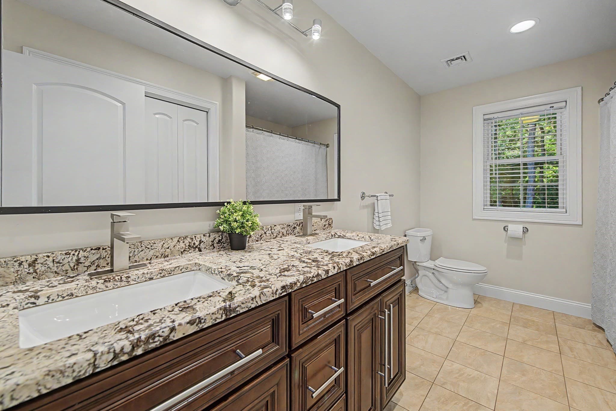 Single Family Residence at 657 Silver St, Agawam MA 01001, Agawam, photo 17 of 37