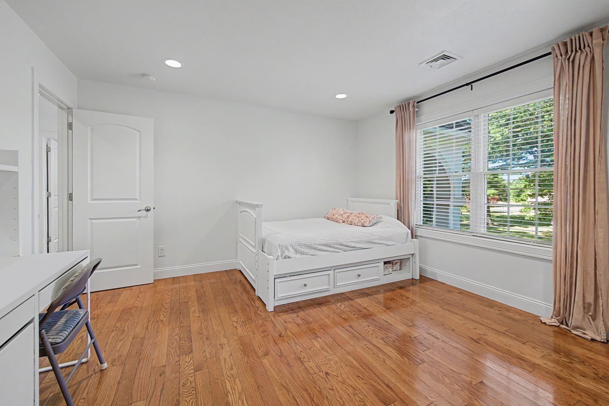 Single Family Residence at 657 Silver St, Agawam MA 01001, Agawam, photo 26 of 37