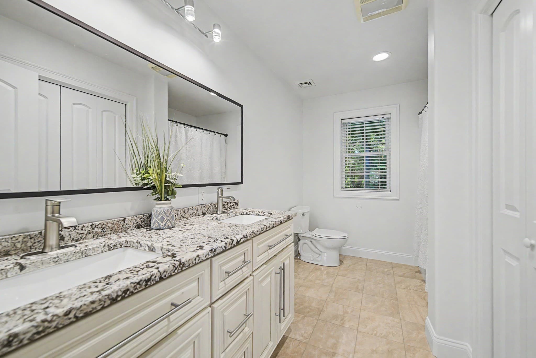 Single Family Residence at 657 Silver St, Agawam MA 01001, Agawam, photo 22 of 37