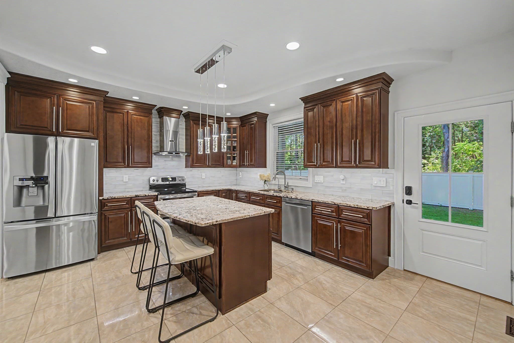 Single Family Residence at 657 Silver St, Agawam MA 01001, Agawam, photo 5 of 37