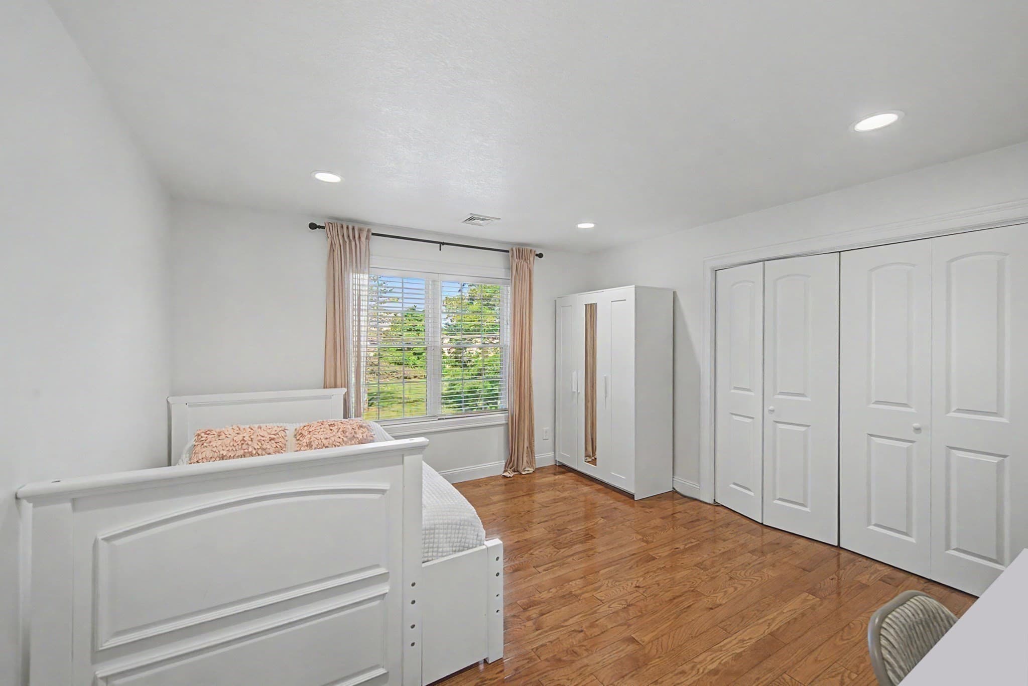 Single Family Residence at 657 Silver St, Agawam MA 01001, Agawam, photo 25 of 37