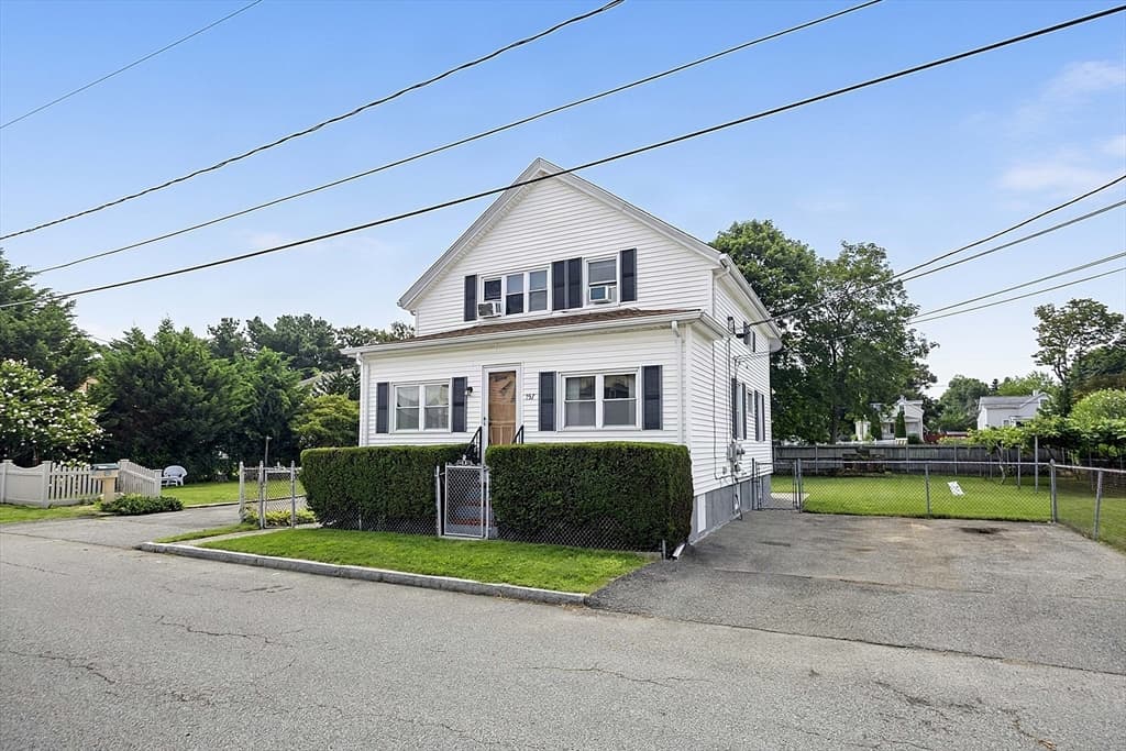 157 Denver Street, Fall River MA 02724 photo 3