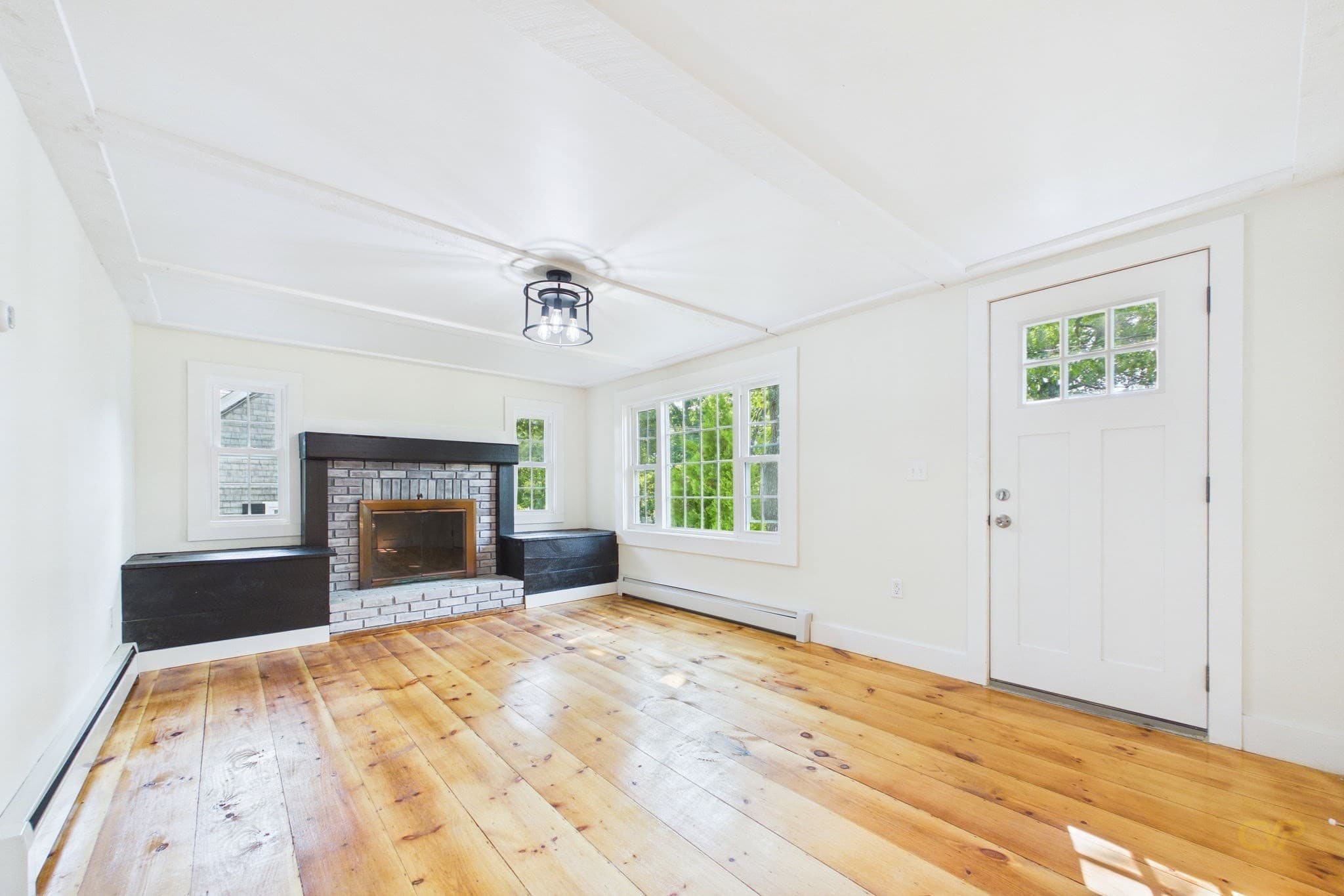 Single Family Residence at 17 Winthrop Rd, Plymouth MA 02360, photo 5 of 15
