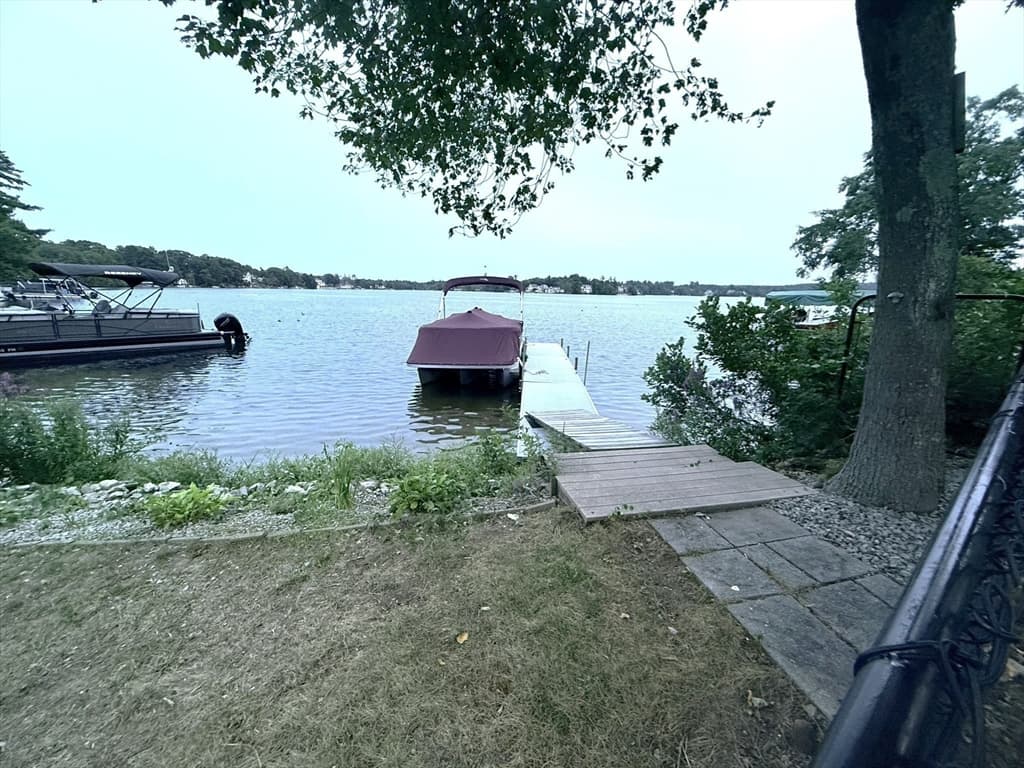 60 Wakefield Ave Webster Lake, Webster MA 01570 photo 7