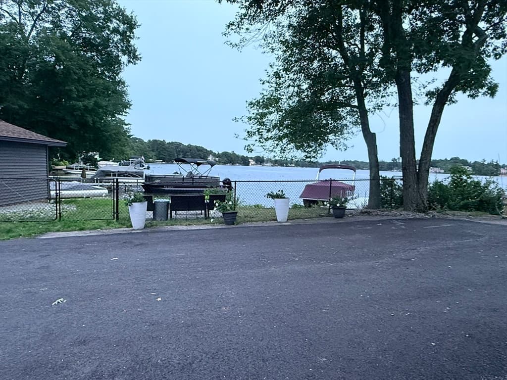 60 Wakefield Ave Webster Lake, Webster MA 01570 photo 9