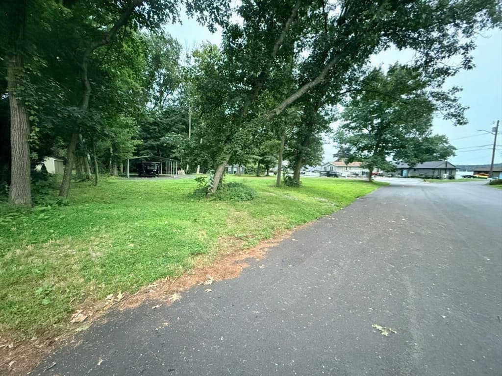 60 Wakefield Ave Webster Lake, Webster MA 01570 photo 14