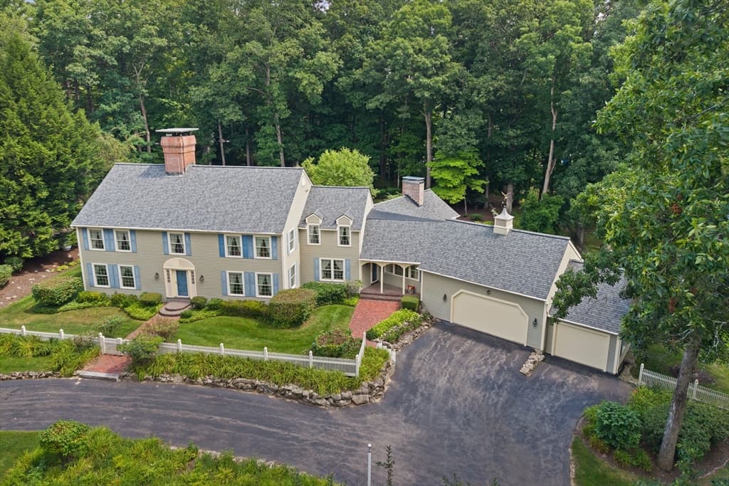 43 Pheasant Run, Bedford NH 03110