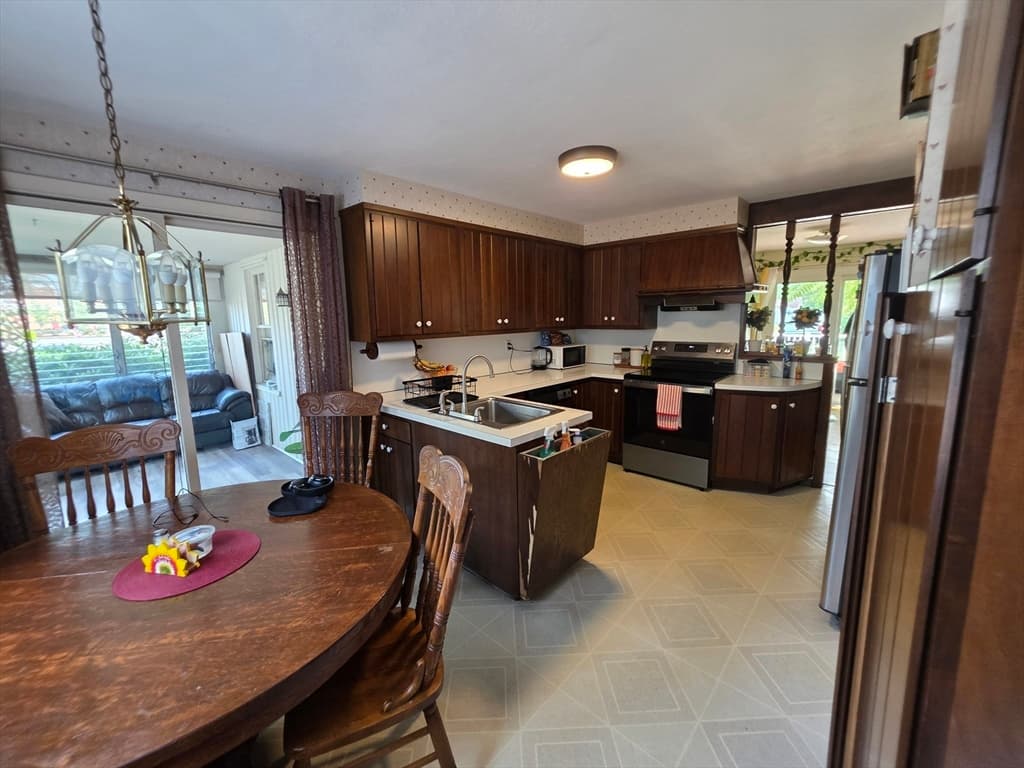 525 Chapin St, Ludlow MA 01056 photo 17