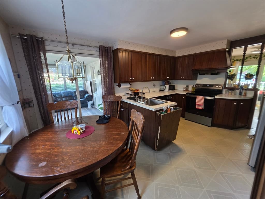525 Chapin St, Ludlow MA 01056 photo 16