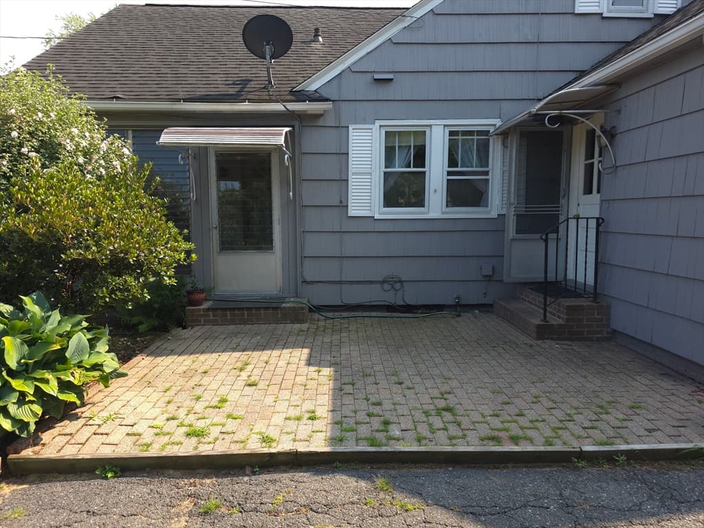 525 Chapin St, Ludlow MA 01056 photo 9