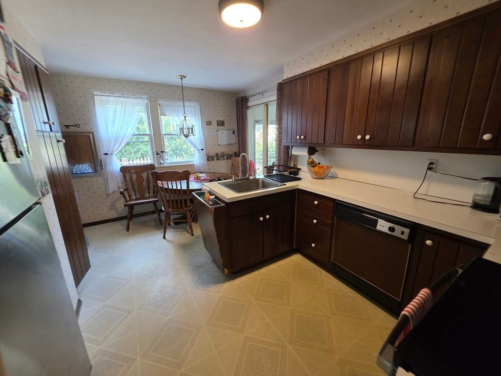 525 Chapin St, Ludlow MA 01056 photo 18