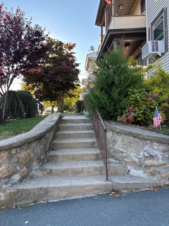 507-509 Nash Rd, New Bedford MA 02746 photo 3