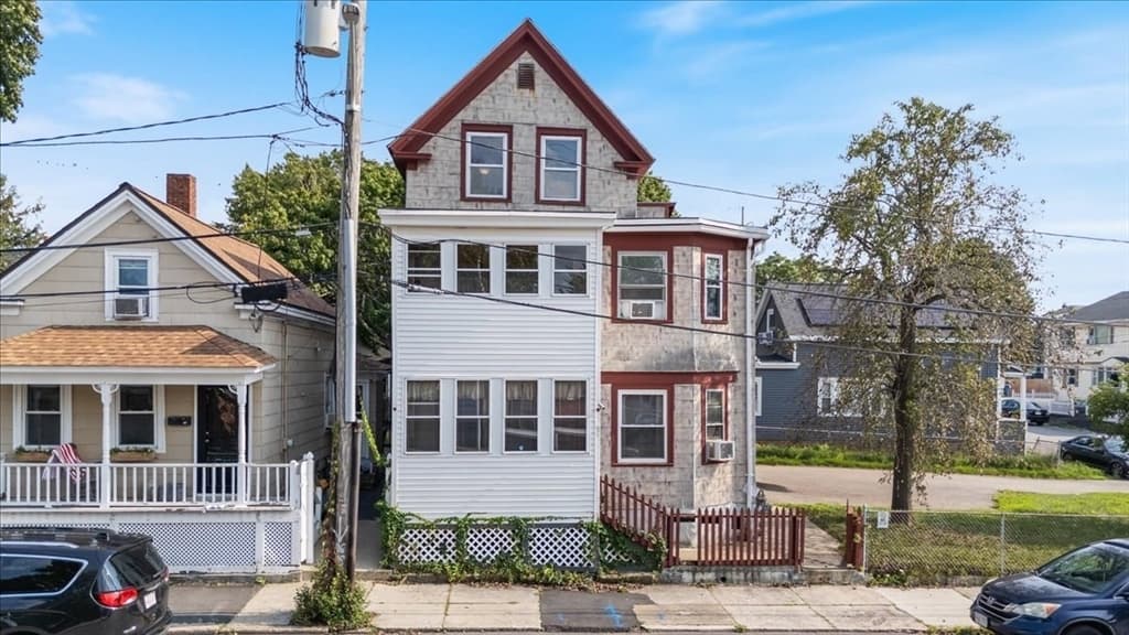 14 Atkinson St, Lawrence MA 01843 photo 2