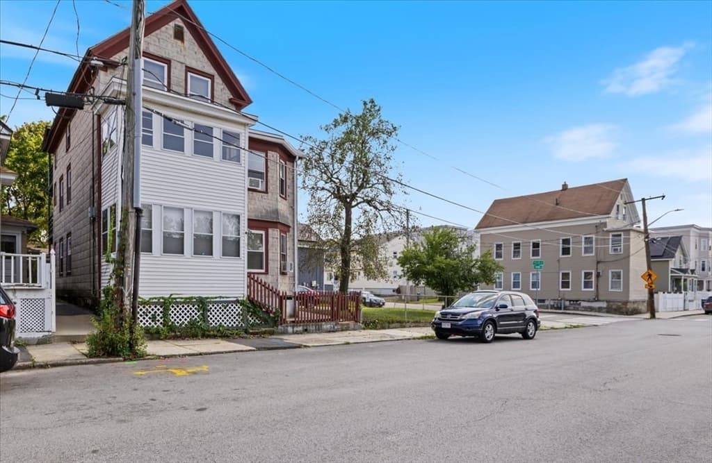 14 Atkinson St, Lawrence MA 01843 photo 3