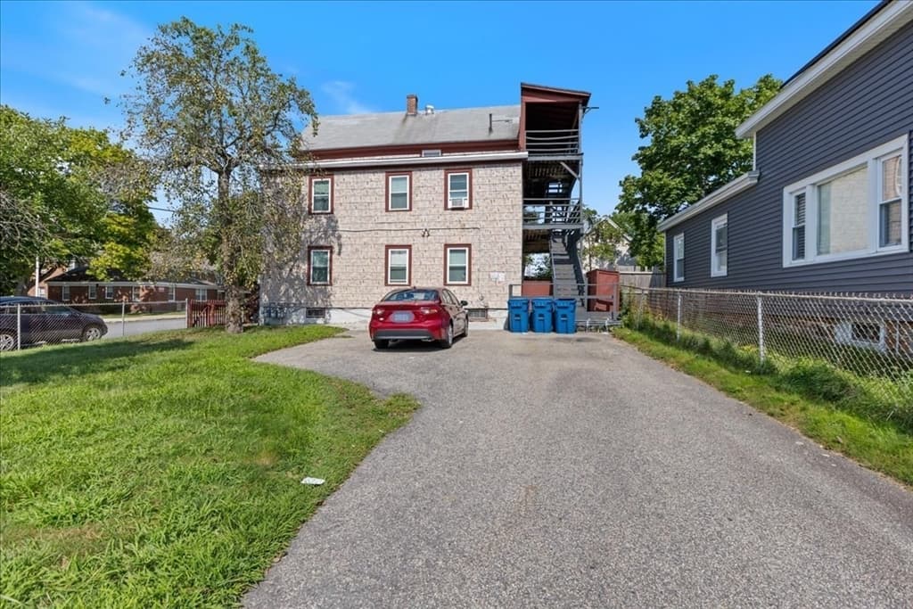 14 Atkinson St, Lawrence MA 01843 photo 5