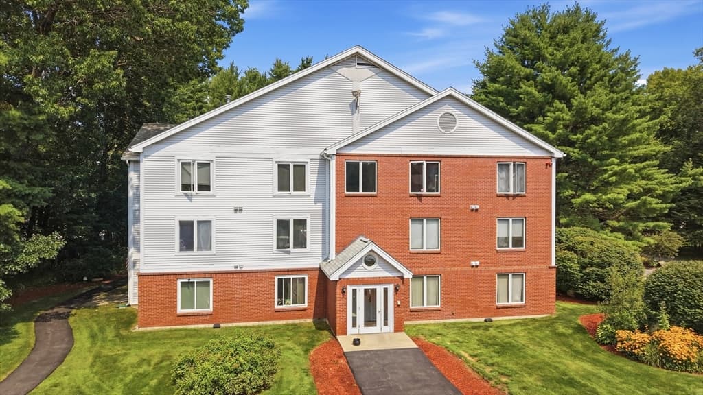 1 Timberwood Dr # 206, Goffstown NH 03045 photo 2